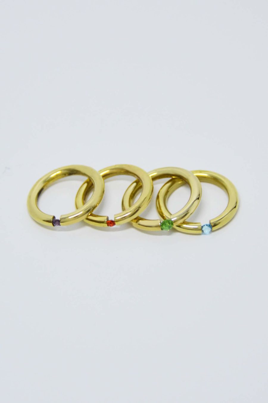 Anillo solitario bañado oro