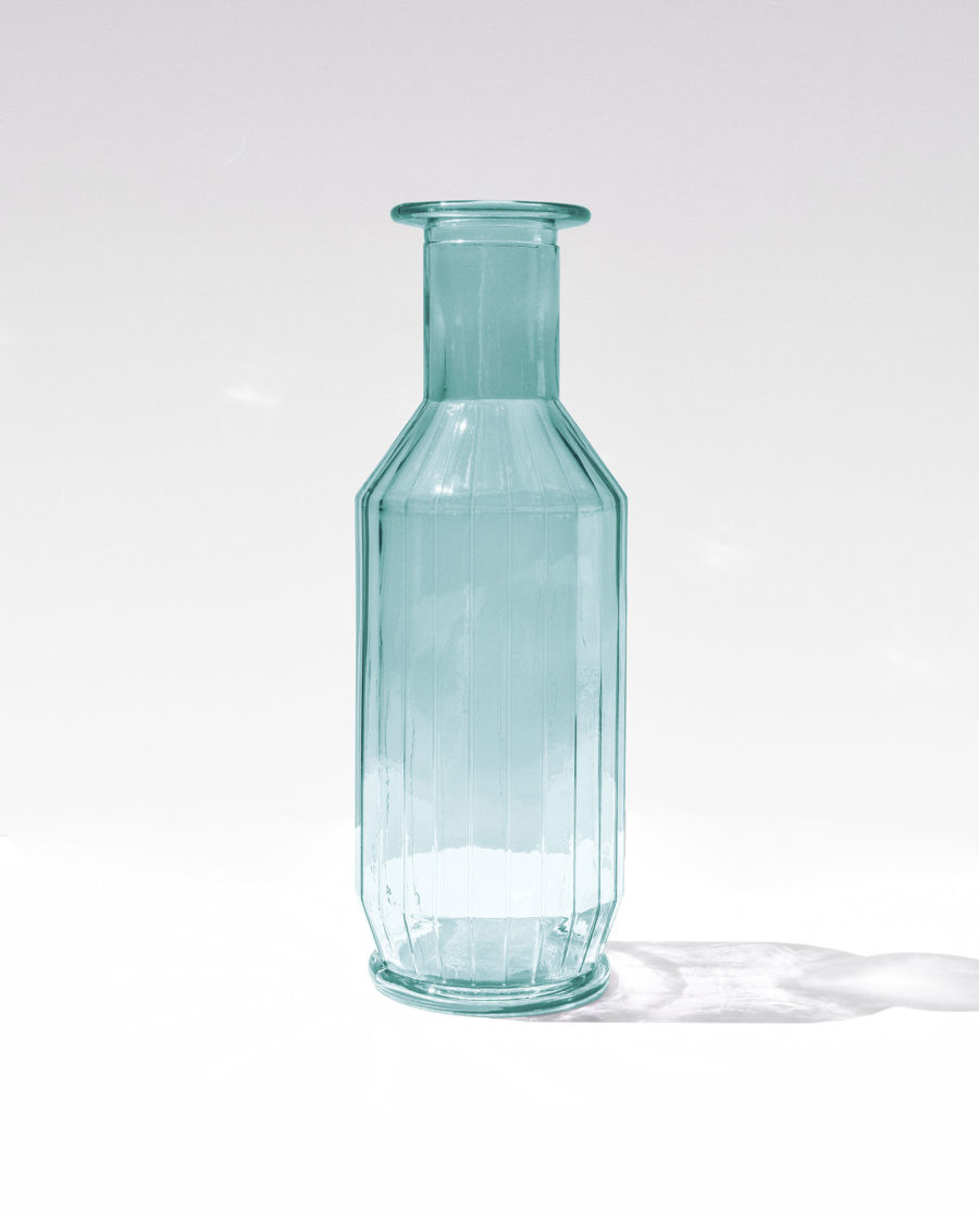 Botella azul reciclada